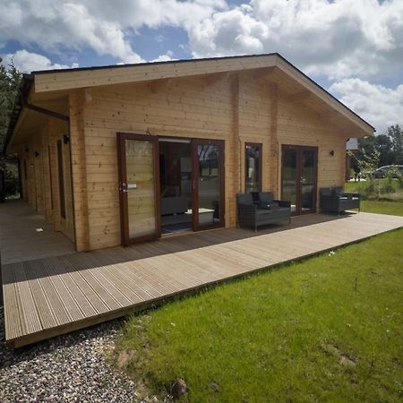 Sundance Lodge, Fantastic New Cabin With Hot Tub - Sleeps 6 - Largest In Felmoor Park Morpeth Zimmer foto