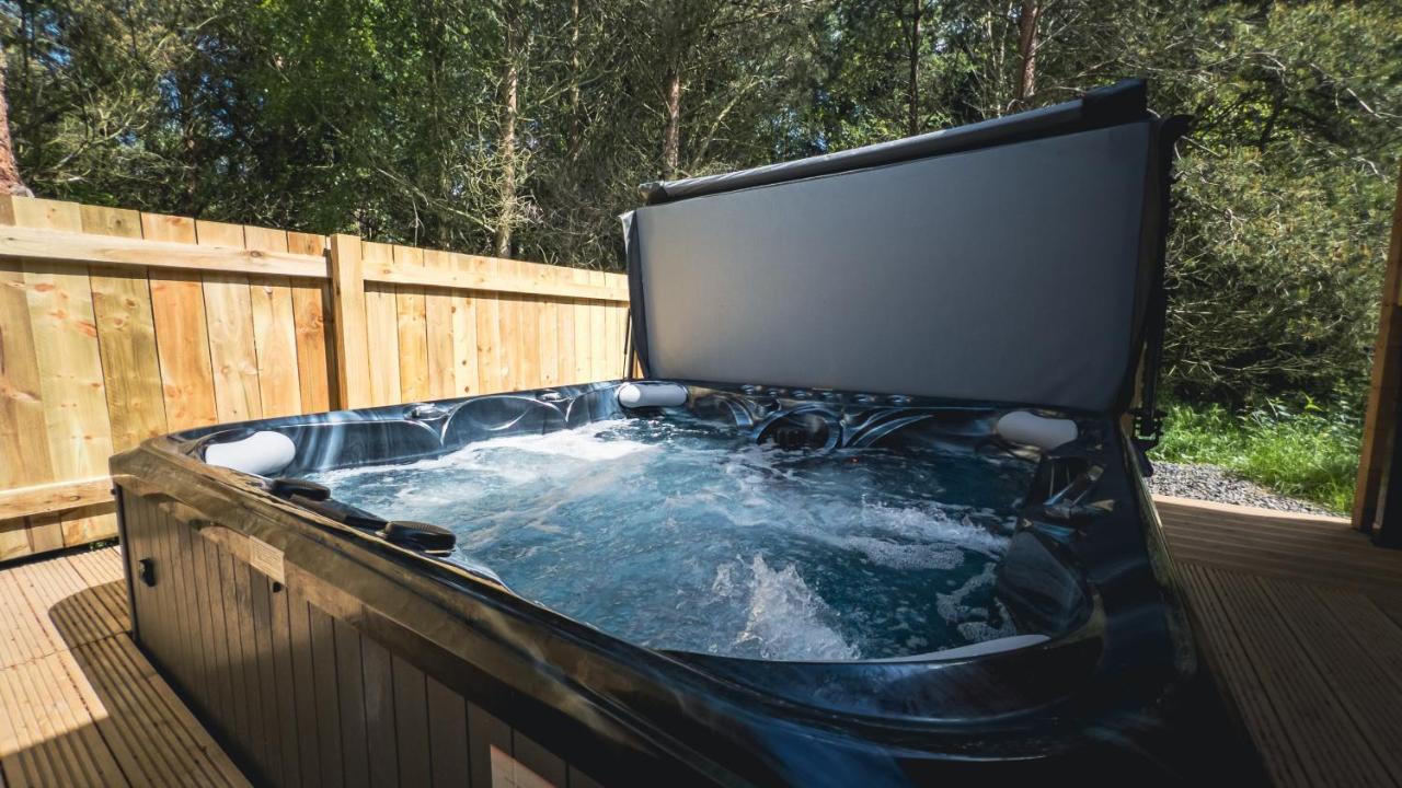 Sundance Lodge, Fantastic New Cabin With Hot Tub - Sleeps 6 - Largest In Felmoor Park Morpeth Exterior foto